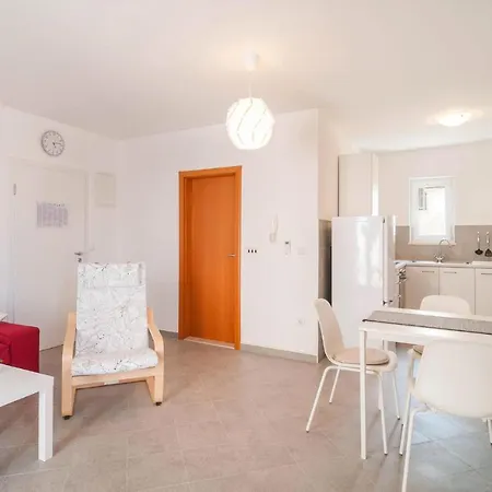 Apartament Beautiful In With Kitchen Postira