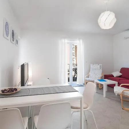 Beautiful In With Kitchen Postira
